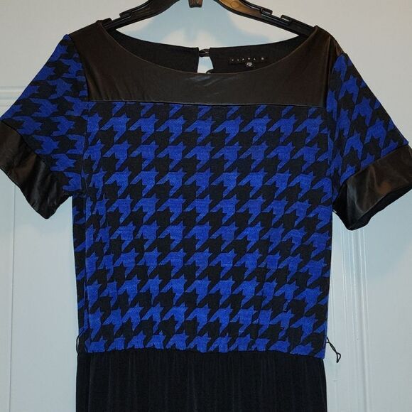 Tiana B jumpsuit   - Picture 2 of 5